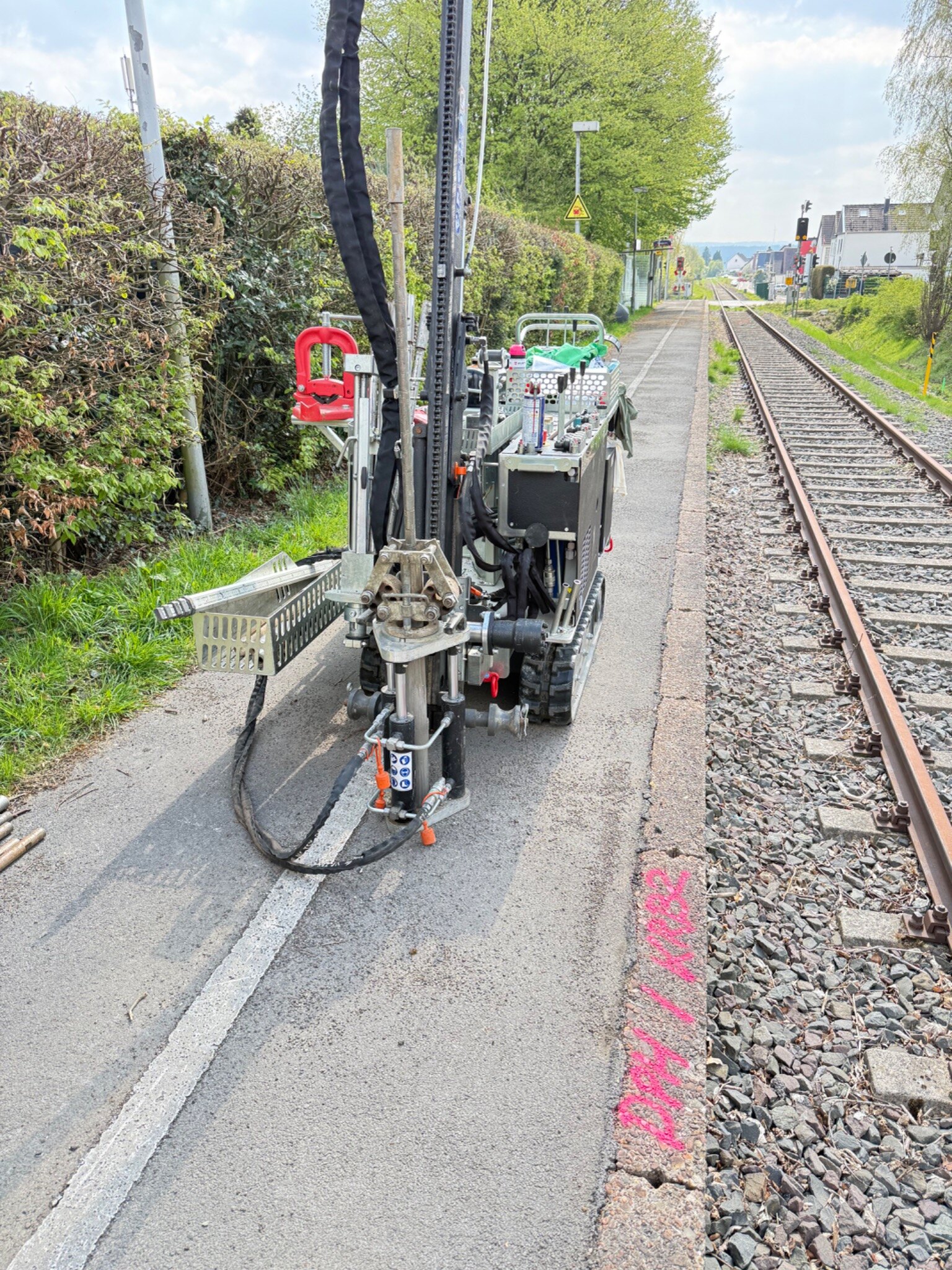 HMB Baugrunderkundung mit mobiler Bohrtechnik an einer Bahnstrecke